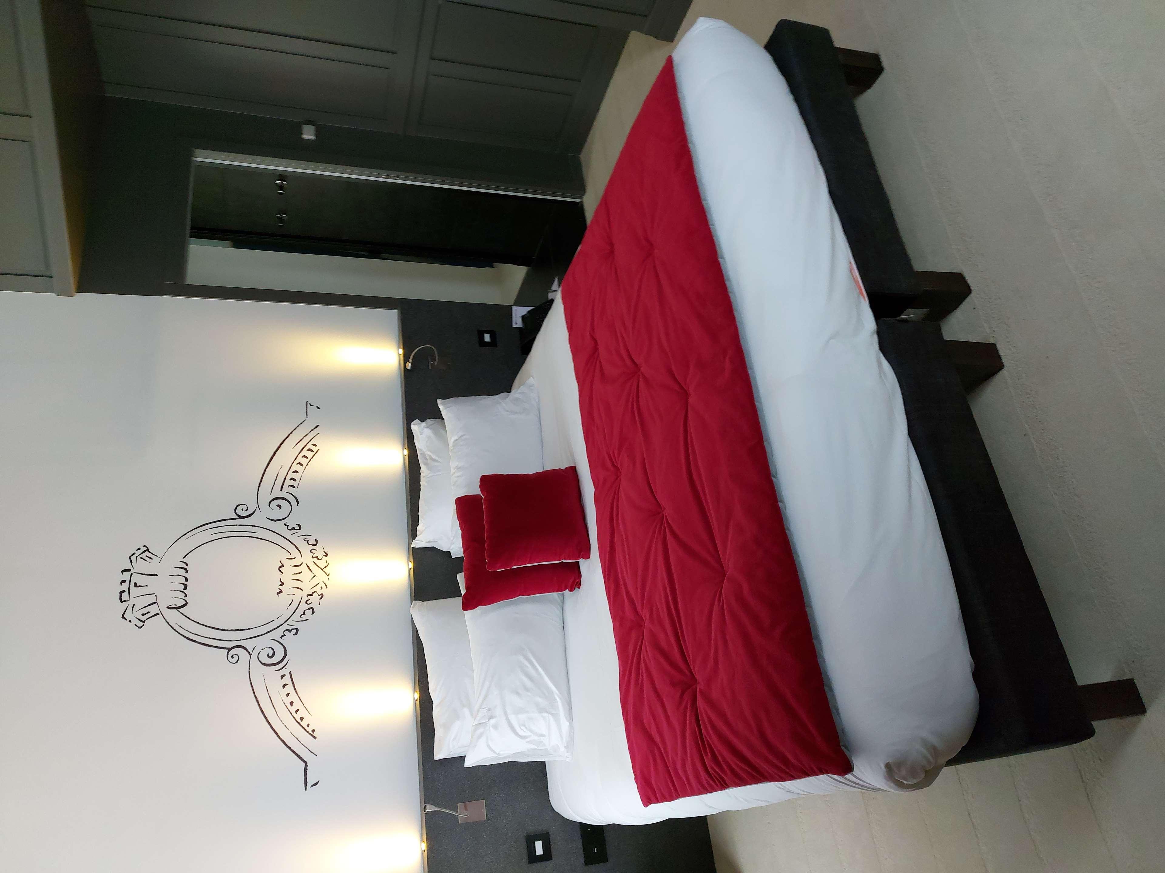 לוצ'ס Best Western Premier Hotel De La Cite Royale מראה חיצוני תמונה