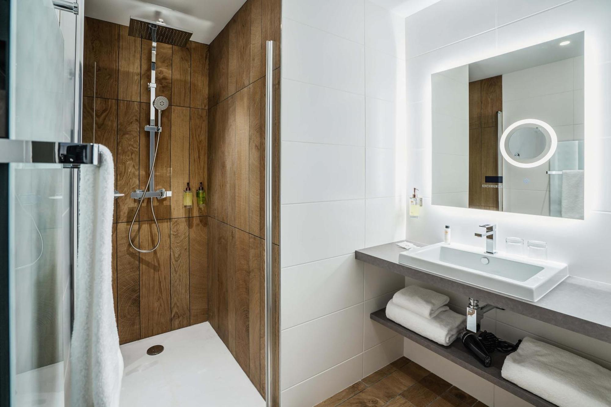 לוצ'ס Best Western Premier Hotel De La Cite Royale מראה חיצוני תמונה